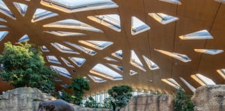 Lesena streha za slone